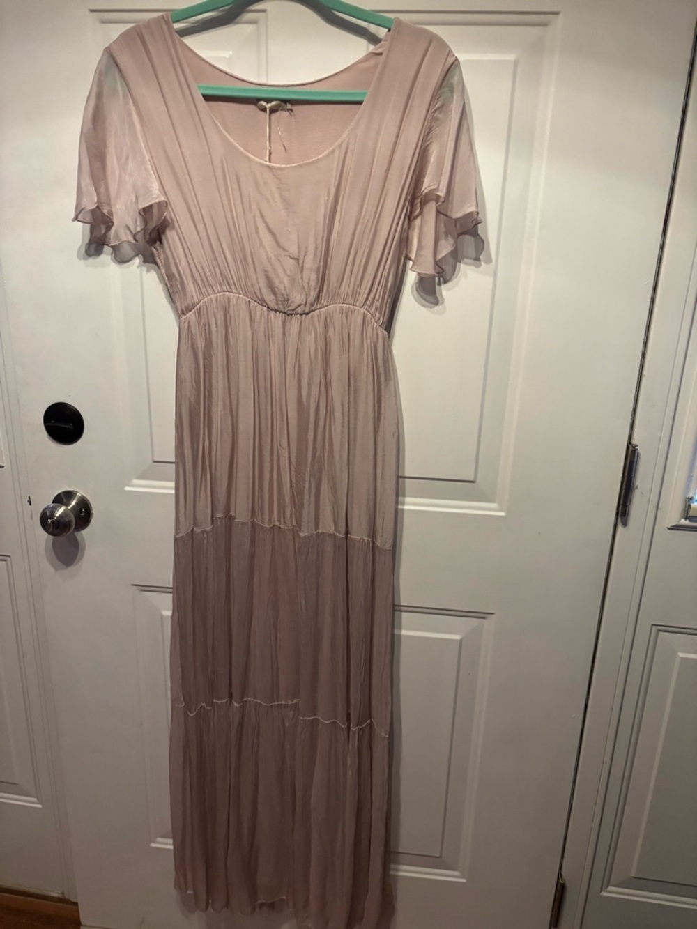 Pleated V-Neck Women's Dress in Dusty Pink - Picture 2 of 3